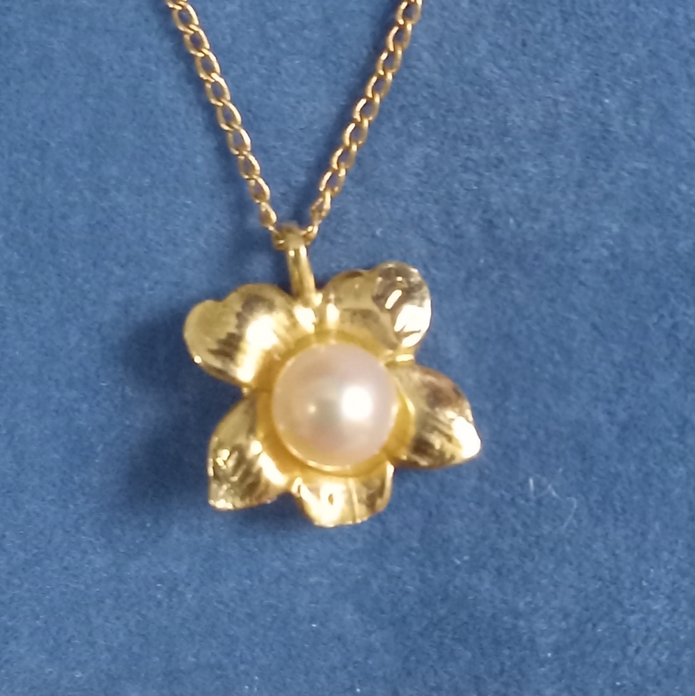 Child's 14 k gold necklace